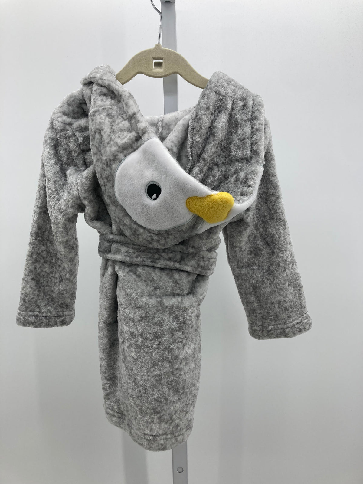 HOODED FLEECE ROBE.