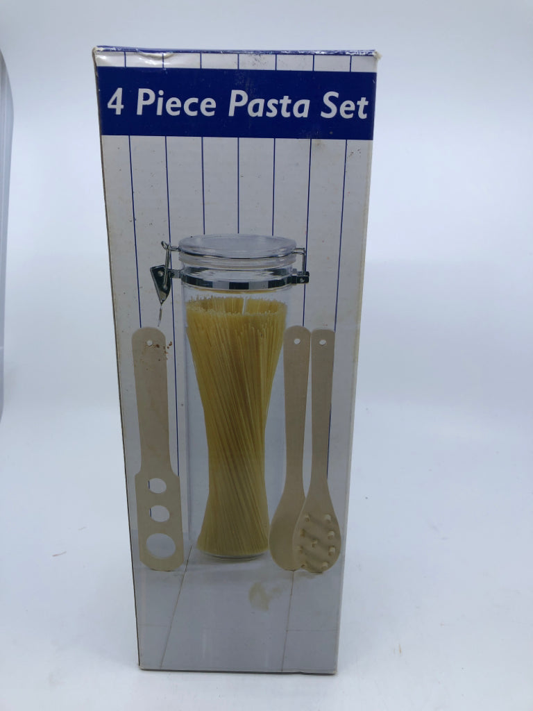 NIB 4 PC PASTA SET.