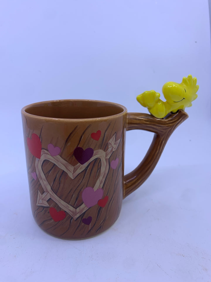 WOOD HEART WOODSTOCK MUG.