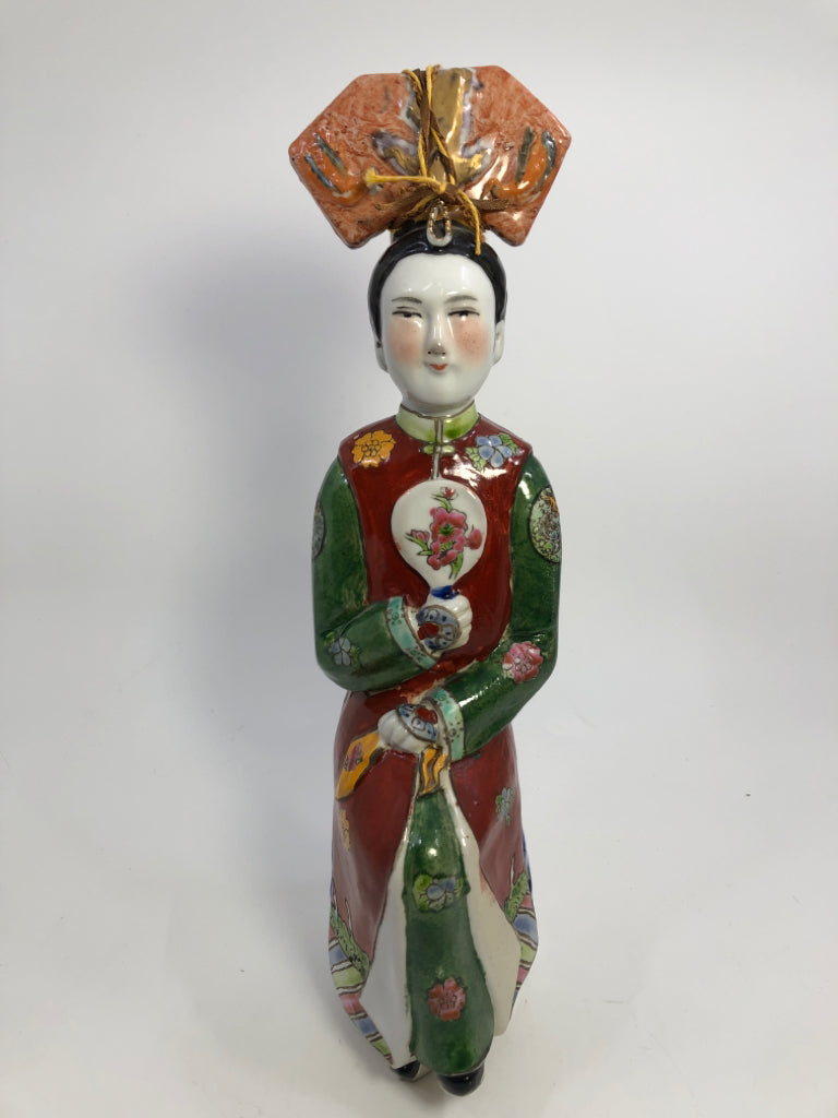 VTG CHINESE EMPRESS PORCELAIN FIGURINE.