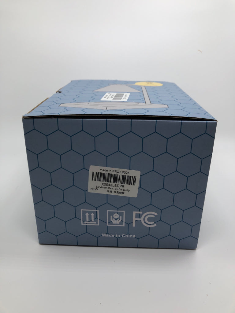 NIB DRAGONFLY CUTOUT WAX WARMER LAMP.