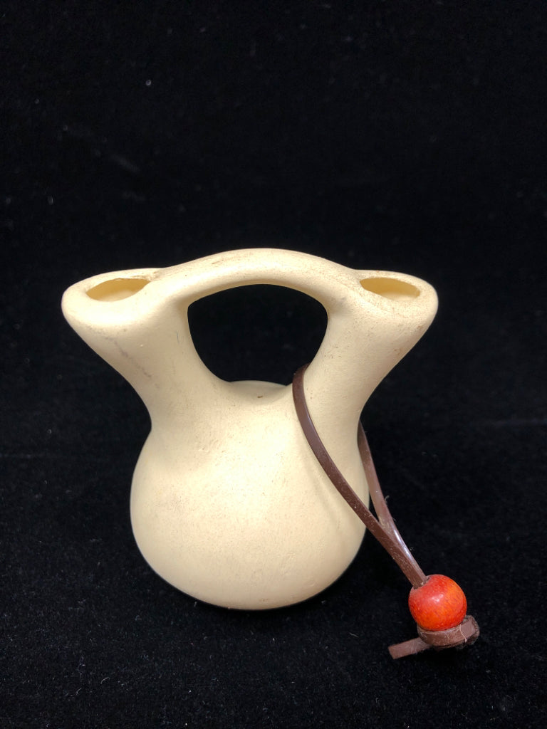 VTG NATIVE AMERICAN SMALL BEAR VASE.
