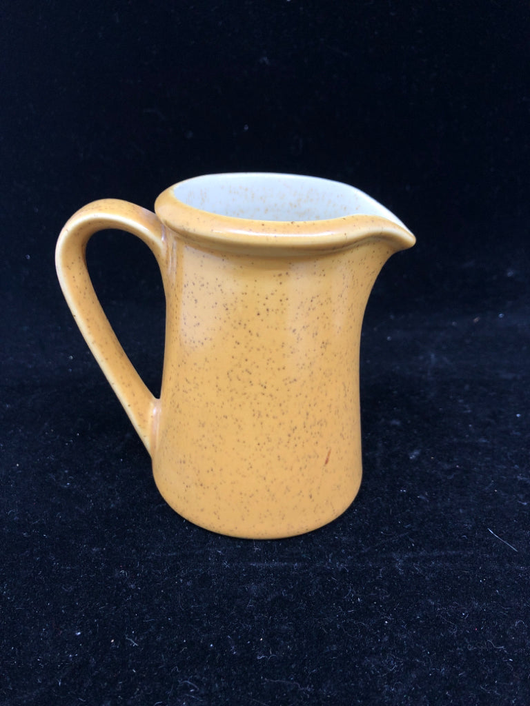 VTG STONEWARE CREAMER.
