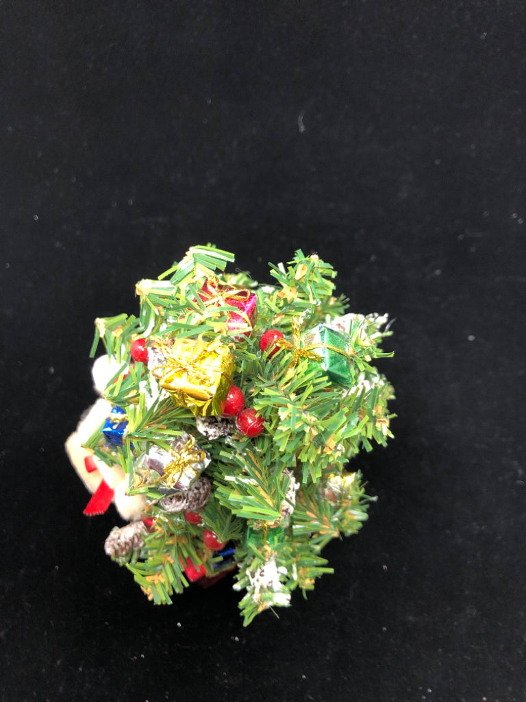 TEDDY BEAR & TREE MUSIC BOX.