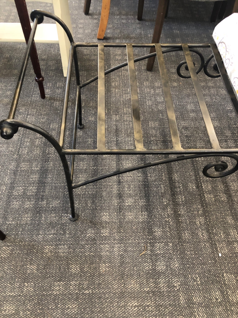 HEAVY METAL BENCH W/ TREES CUSHION.
