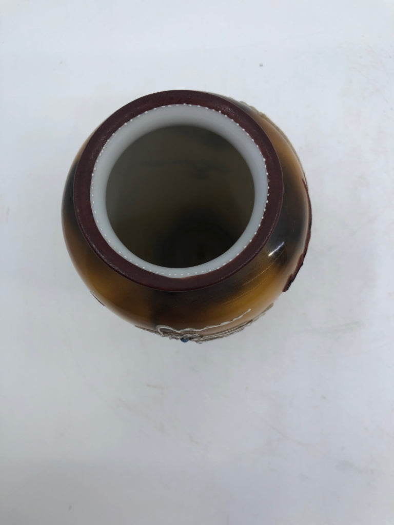 VTG BROWN AND ORANGE VASE W EMBOSSED WHITE DRAGON.