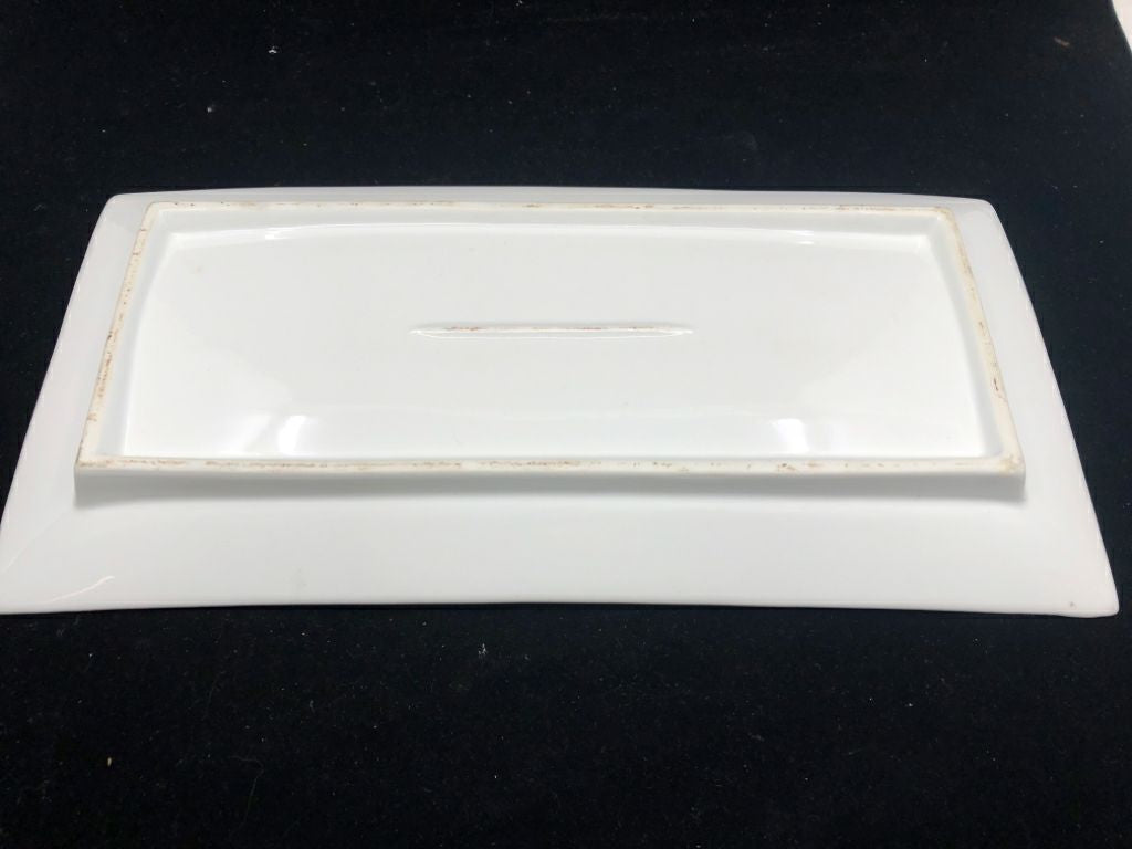 RECTANGLE WAVY PATTERN TRAY.