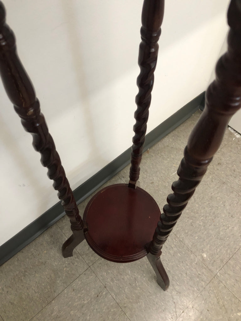 2 TIER CHERRY WOOD PLANT STAND W/SPIRAL SPINDLE LEGS.