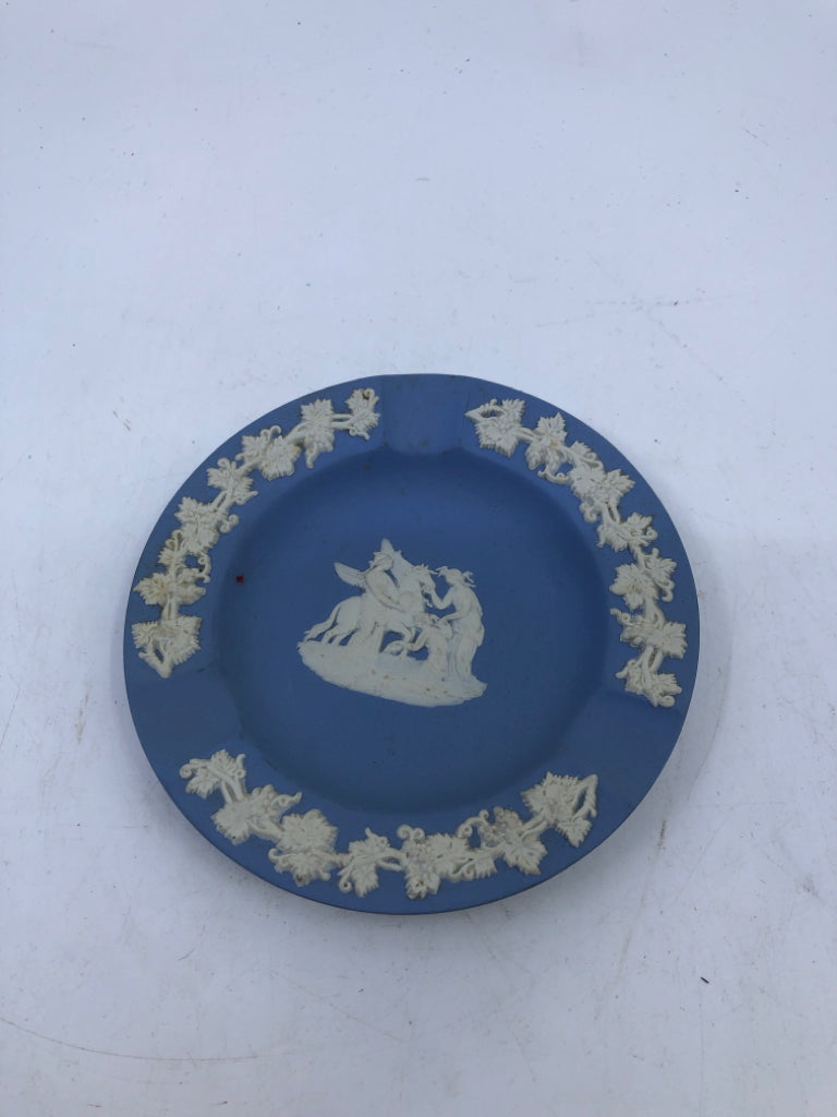 VTG BLUE WEDGWOOD JASPERWARE ASHTRAY.
