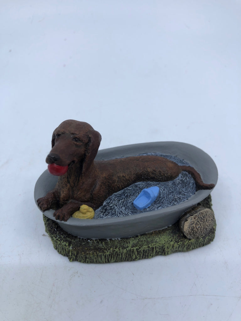 RESIN RED DACHSHUND DOG IN BATHTUB FIGURE.