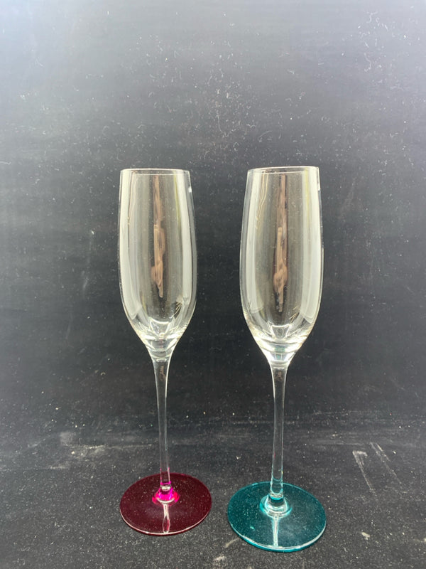 2 KATE SPADE CHAMPAGNE FLUTES PINK/BLUE "CLINK,FIZZ" ETCHED ON GLASS.