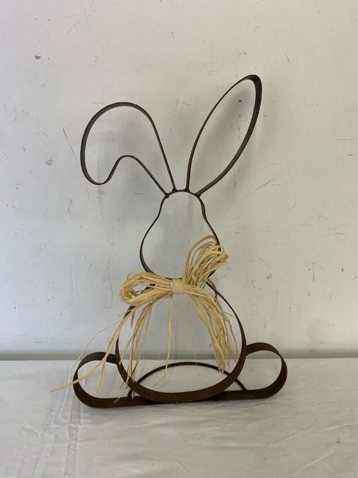 RUSTIC METAL STANDING BUNNY W/ STRAW BOW.