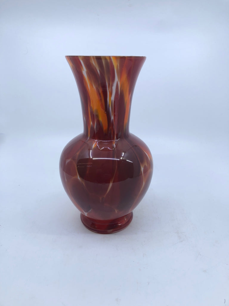 RED/ORANGE MARBLE GLASS VASE.