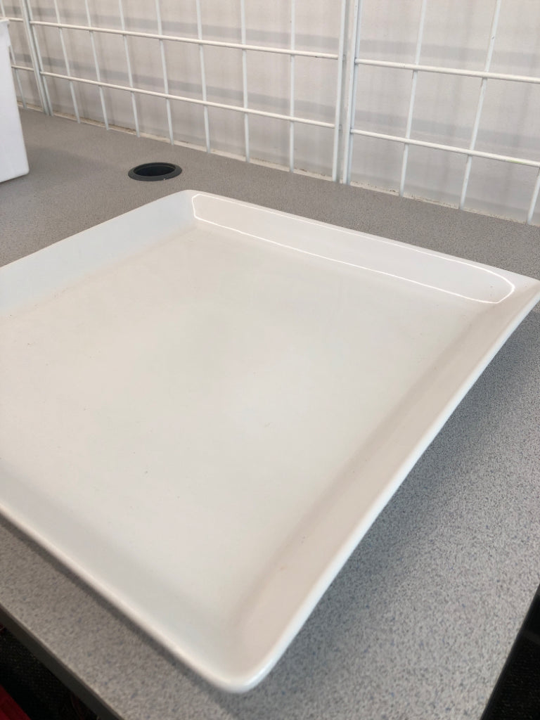 SQUARE WHITE SHALLOW SERVING PLATTER.