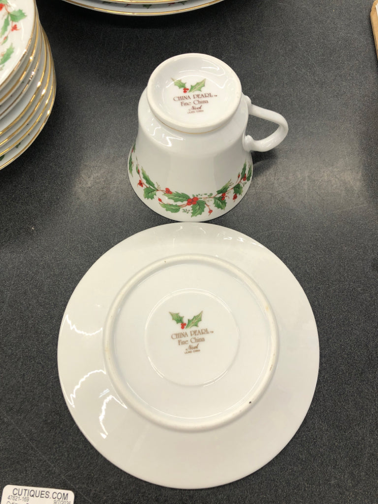 32PC NOEL HOLLY DISH SET - CHINA PEARL - SRV FOR 8.