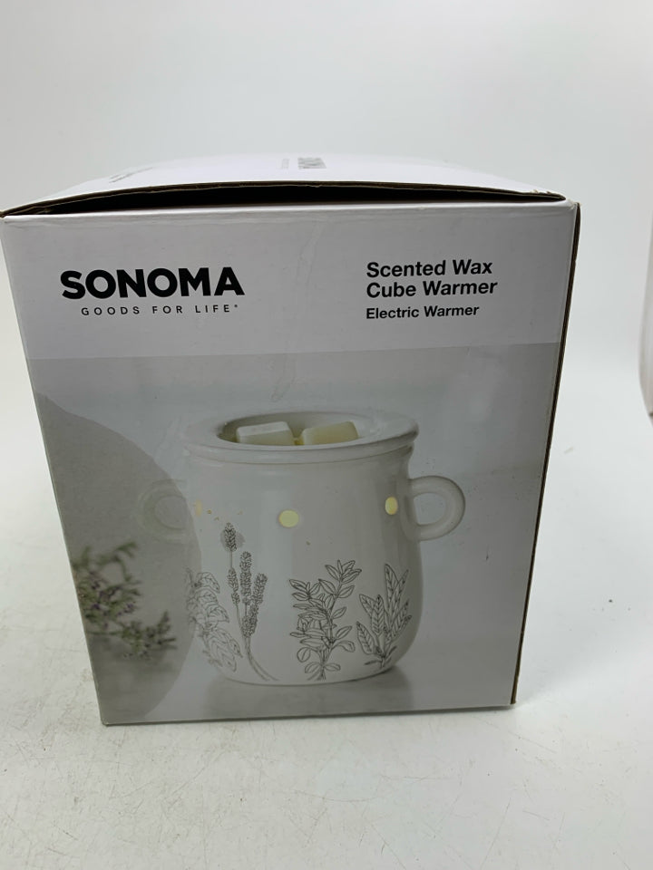 NIB FLORAL LARGE ELECTRIC WAX WARMER.