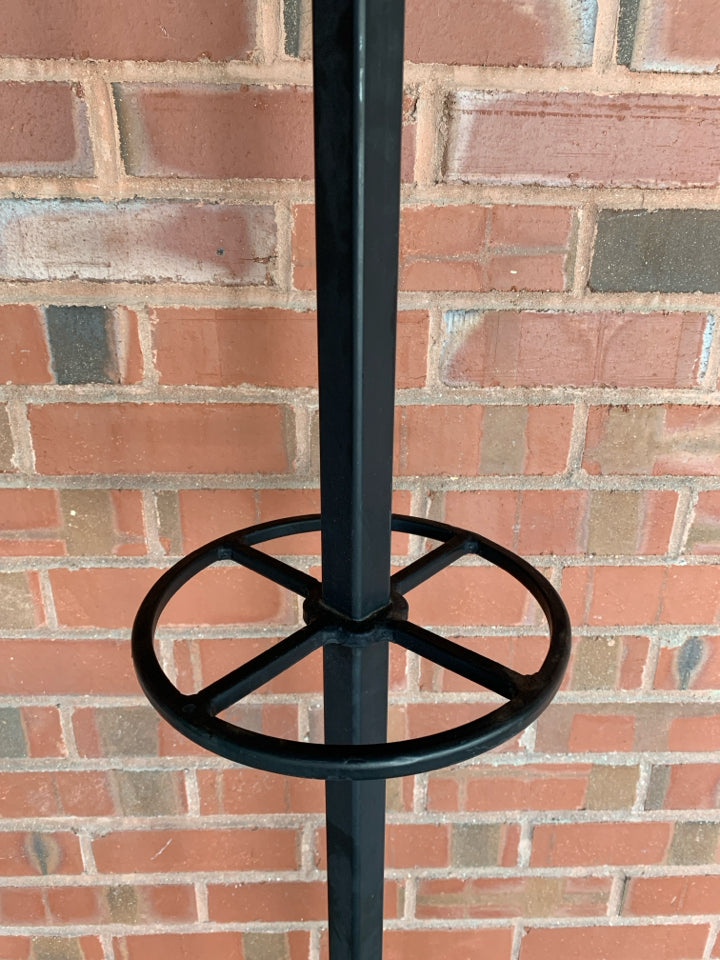 LG METAL COAT RACK W/CURVED FEET.