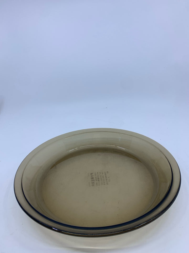 BROWN GLASS PYREX BAKING DISH.