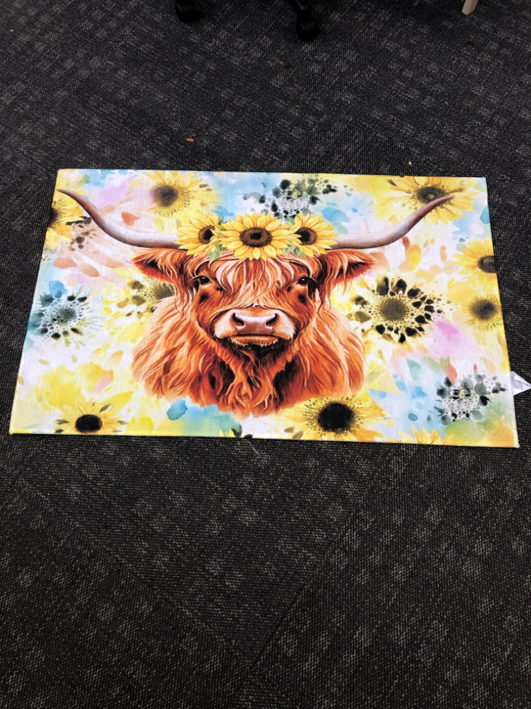 HIGHLAND COW W/SUNFLOWERS ACCENT RUG.
