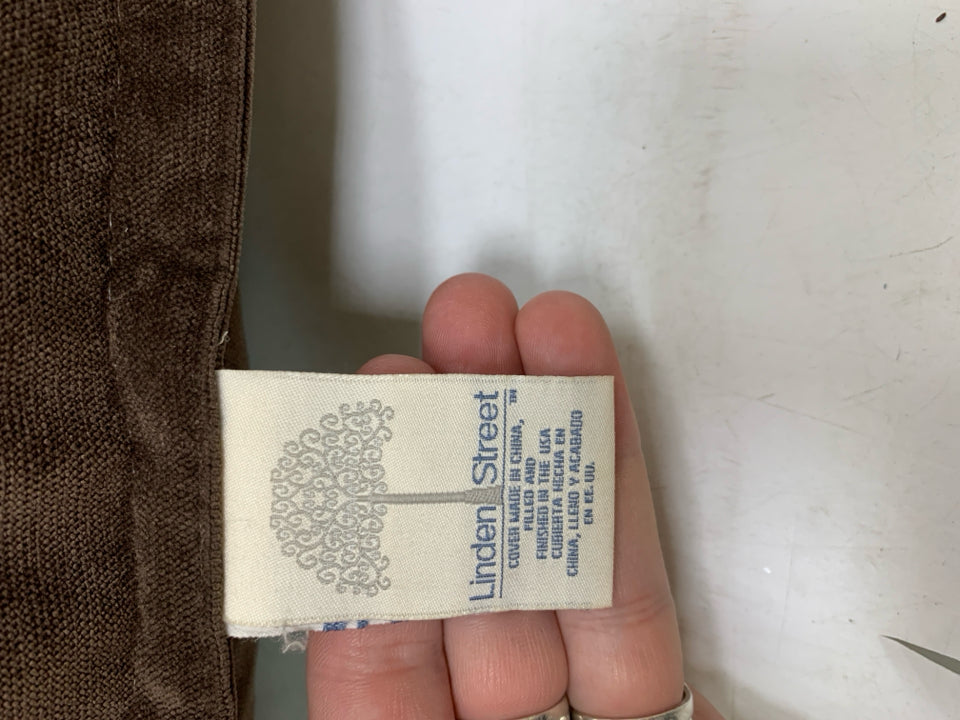 BROWN RECTANGLE PILLOW.