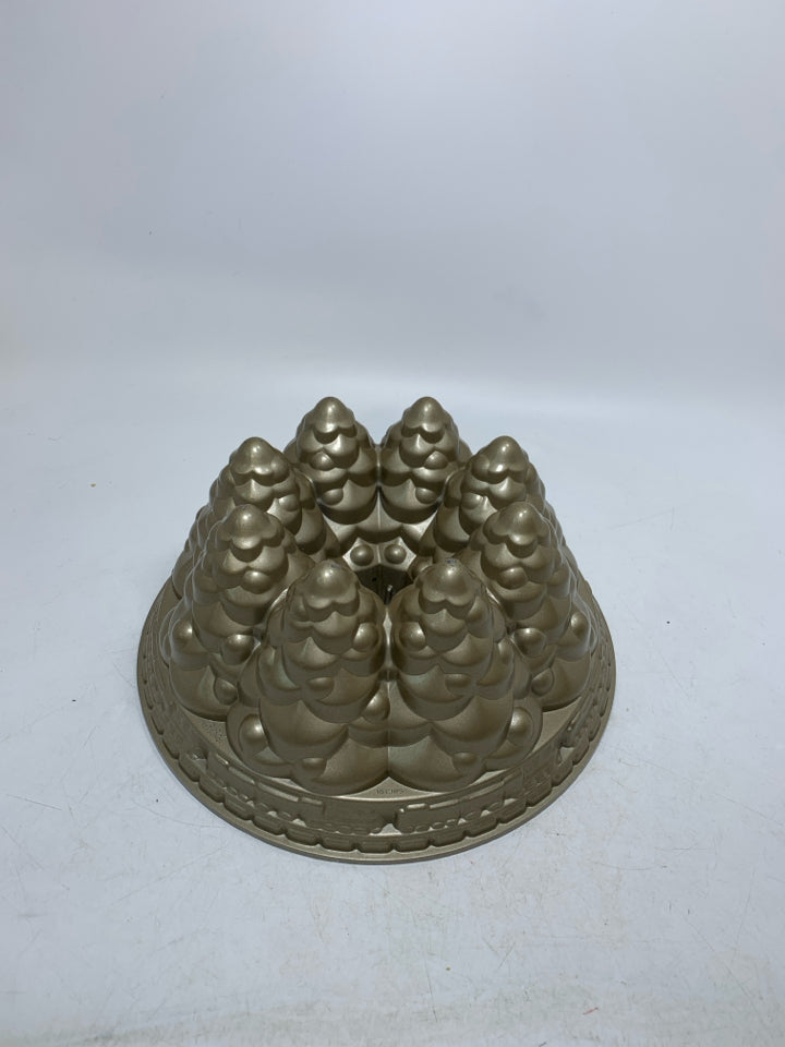 NORDIC WARE HOLIDAY BUNDT CAKE MOLD.