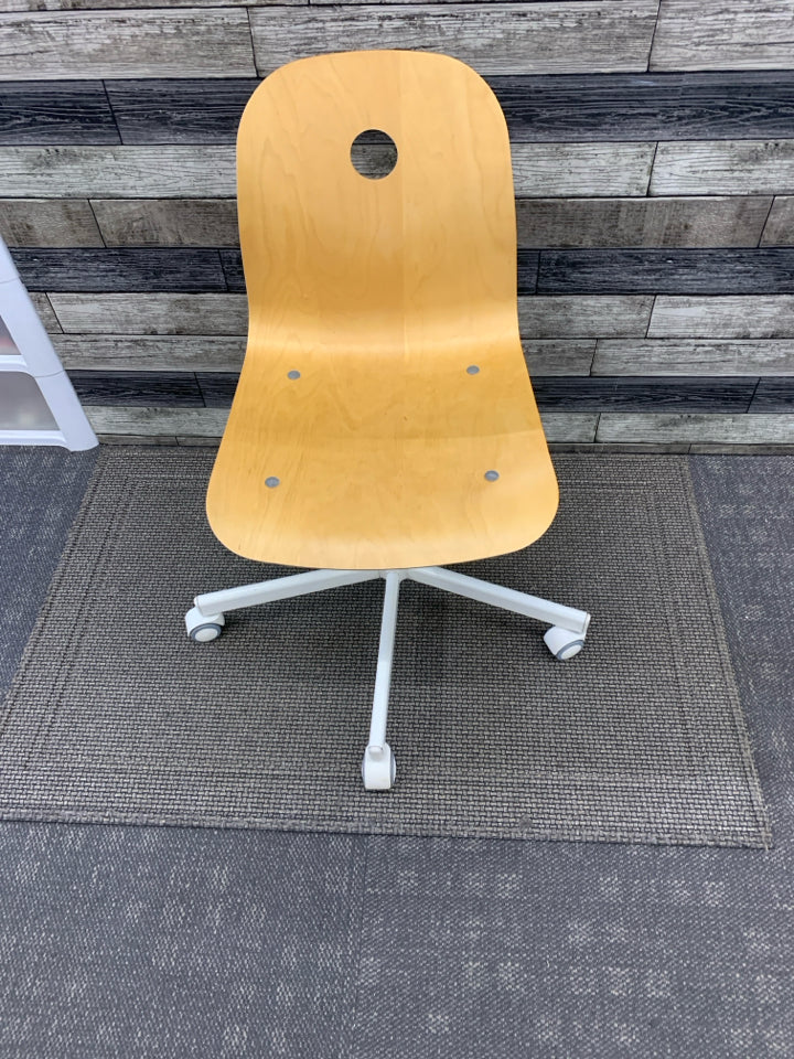 FAUX WOOD ROLLING DESK CHAIR.