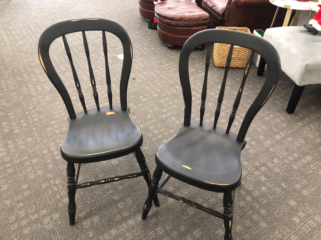 2 VTG BLACK DISTRESSED WOOD CHILDRENS CHAIRS.