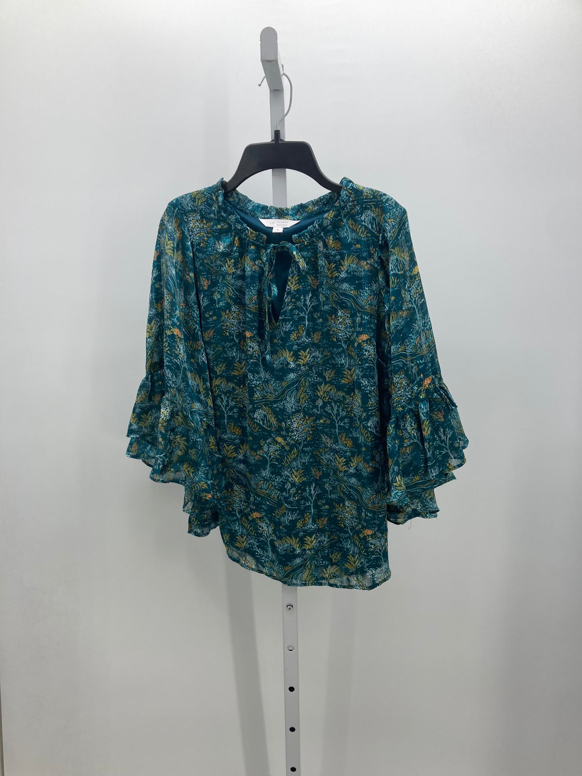 Lauren Conrad Size Small Misses 3/4 Sleeve Shirt