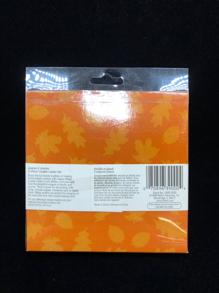 NIB 9PC FALL THEMED COOKIE CUTTER SET.