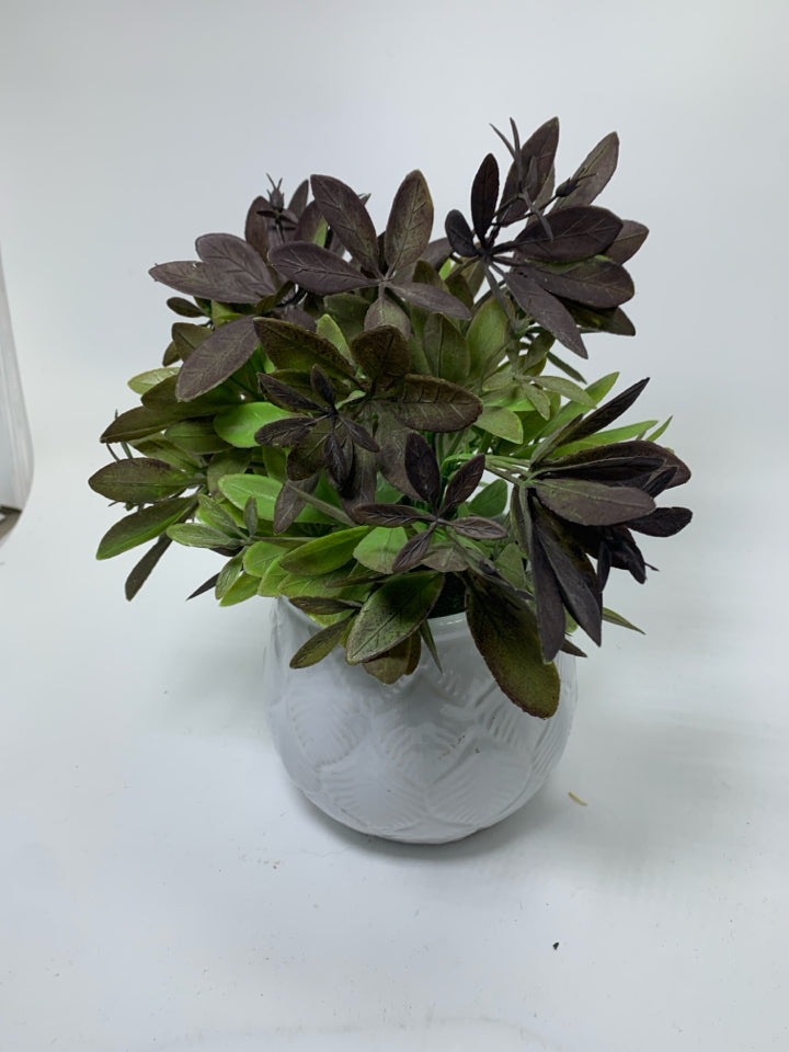 GLOSSY TEXTURED WHITE PLANTER W/ FAUX LEAVES.
