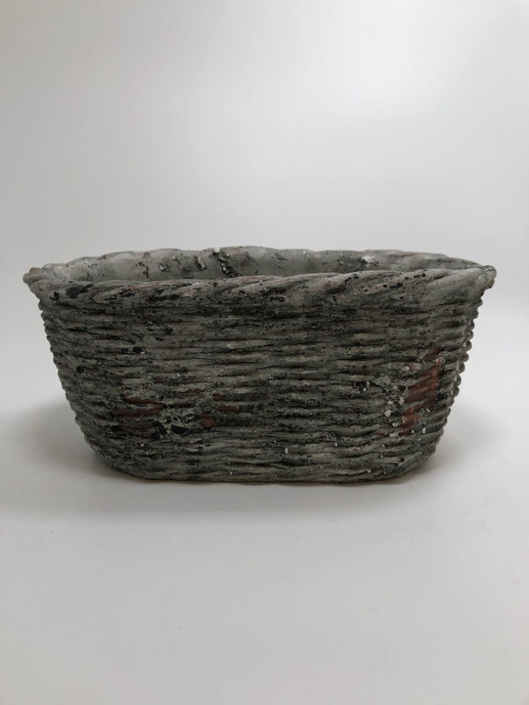 TERRA COTTA DISTRESSED GREEN PLANTER.
