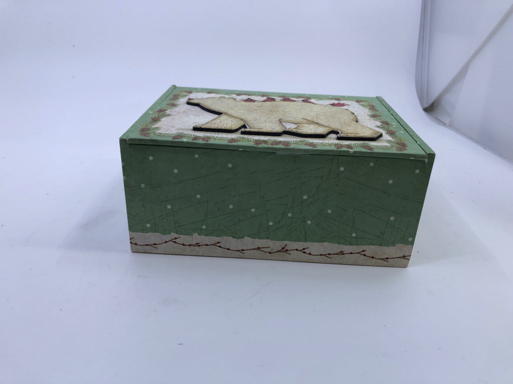 POLAR BEAR W/ CARDINALS GIFT BOX.