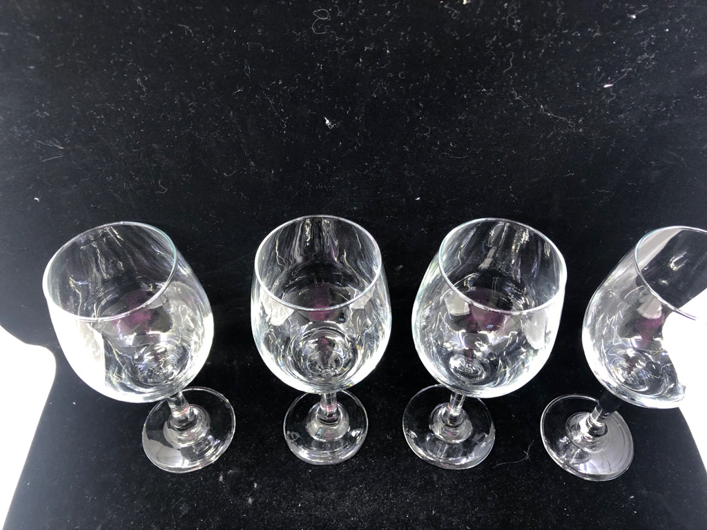 4 HEAVY GLASS WINE GLASSES.