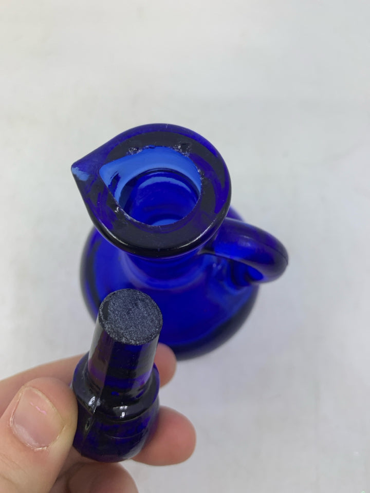 EMPTY GLASS OLIVE OIL BOTTLE W/ HANDLE/TOPPER.