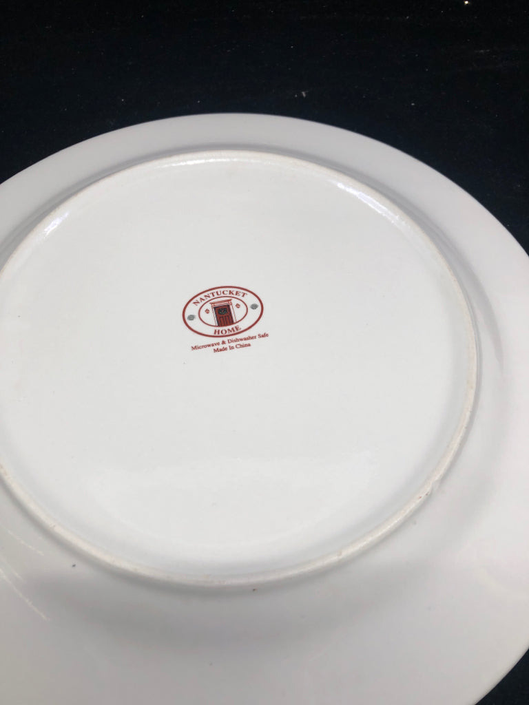 10 SNOWMAN DINNER PLATES IN RED BOX.