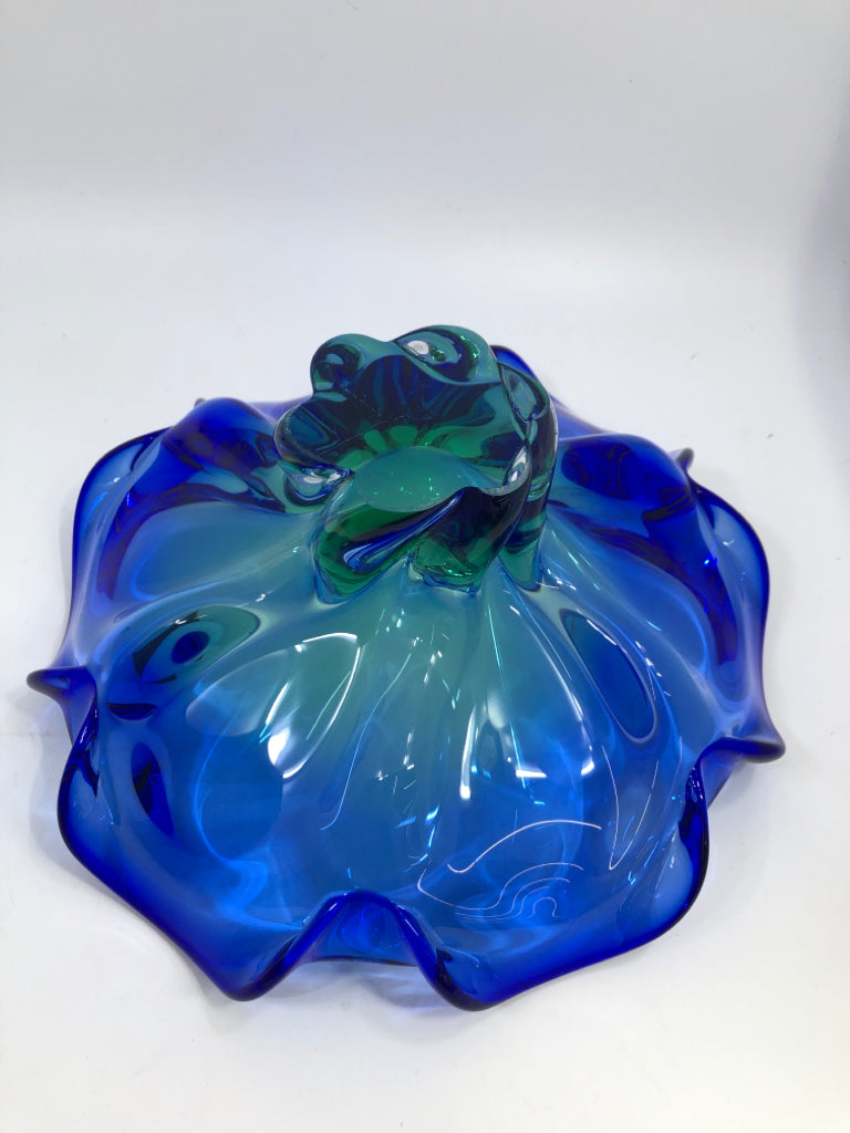 BLUE HAND BLOWN ART GLASS BOWL.