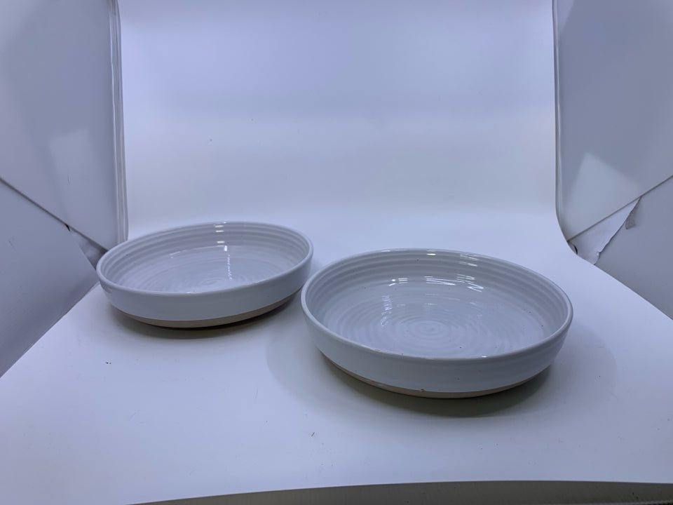 2 SHALLOWS MATTE BOTTOM W/ WHITE SPECKLED TOP.