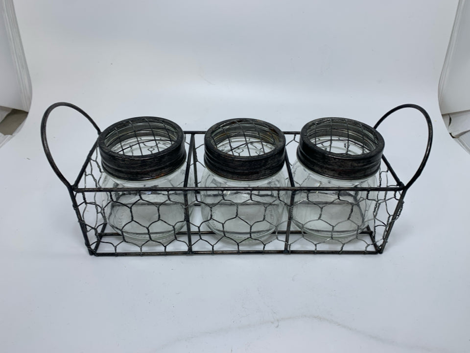 CHICKEN WIRE CRATE W/ 3 GLASS VASE W/ FLOWER FROG LIDS.