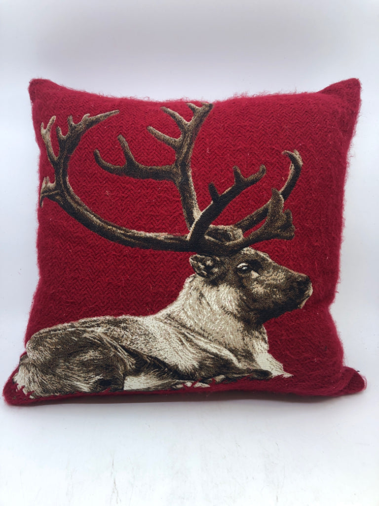 RED REINDEER PILLOW.