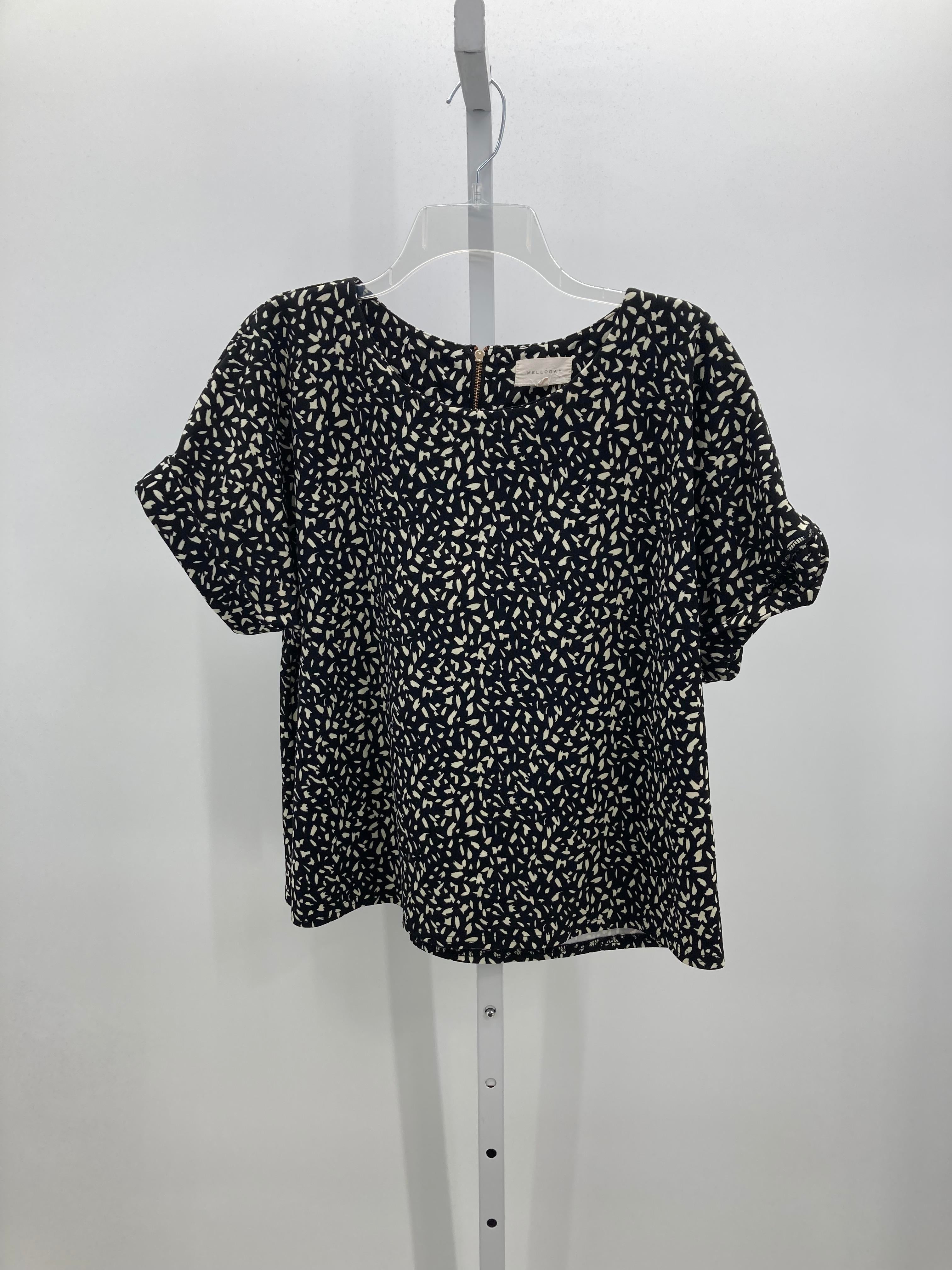 Mello Day Size Large Misses Short Sleeve Shirt