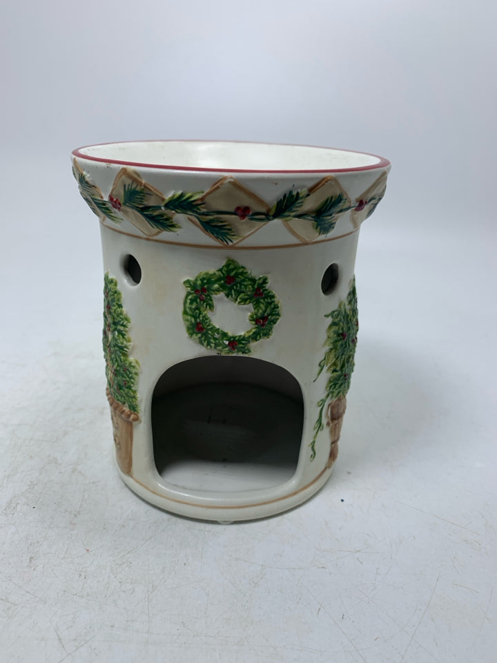 YANKEE CANDLE TART WARMER W/ HOLIDAY BUSHES.