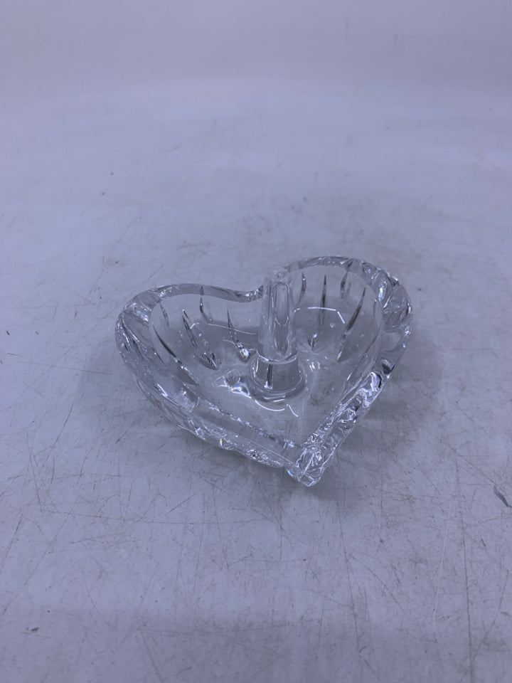 GLASS HEART SHAPED RING CATCH.