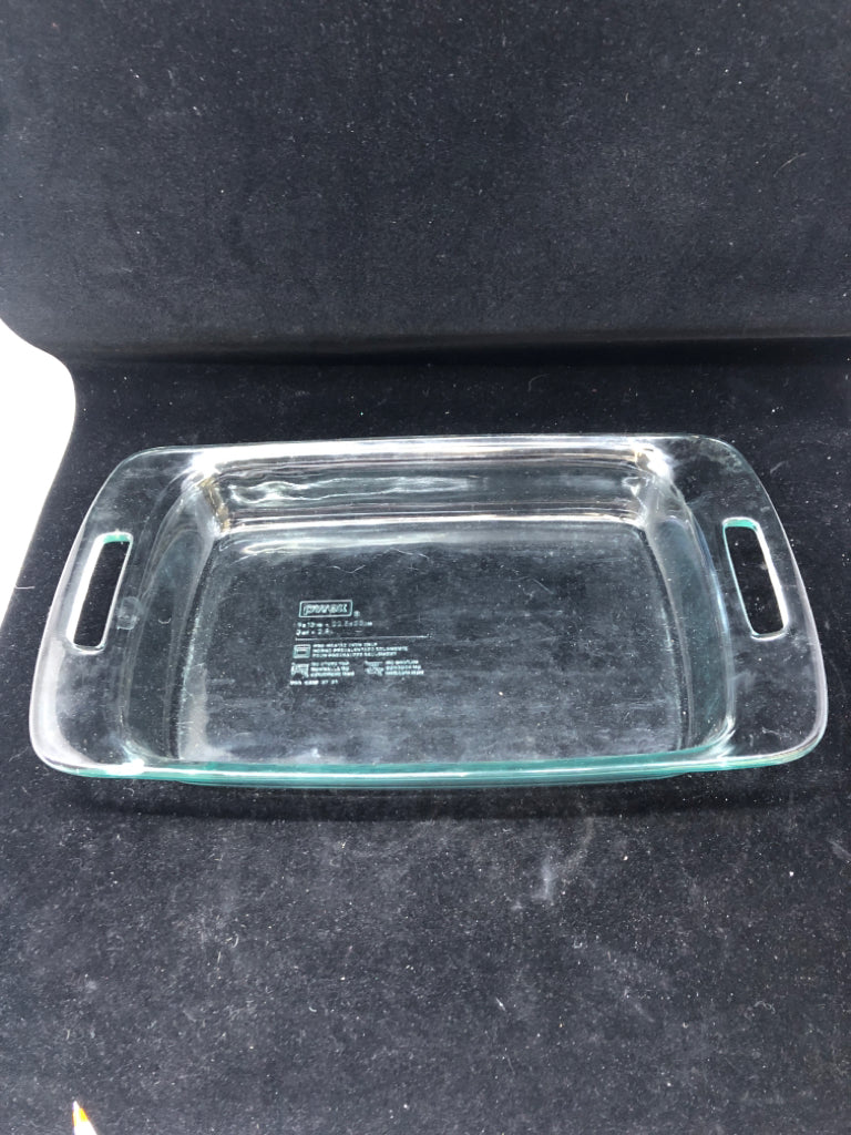 PYREX CLEAR GLASS CASSEROLE DISH.