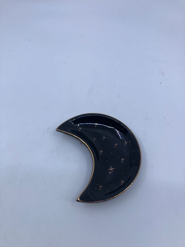 BLACK HALF MOON CATCH TRAY.