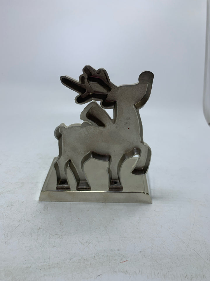 METAL REINDEER W/ GREEN SCARF STICKING HANGER.