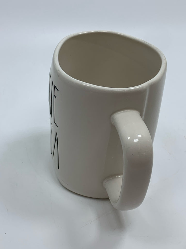 RAE DUNN QUE PASA MUG.