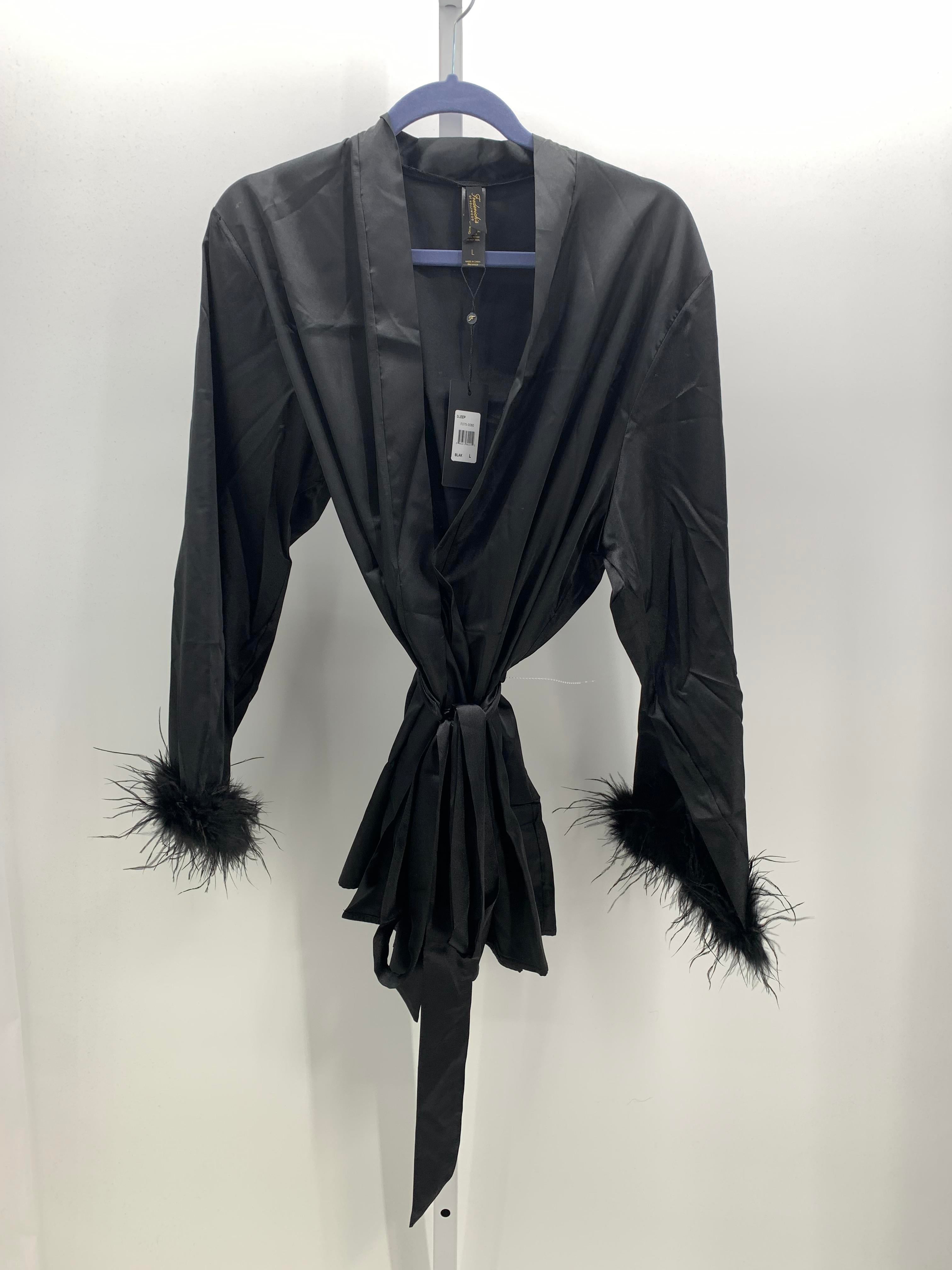 Size Large Misses Robe