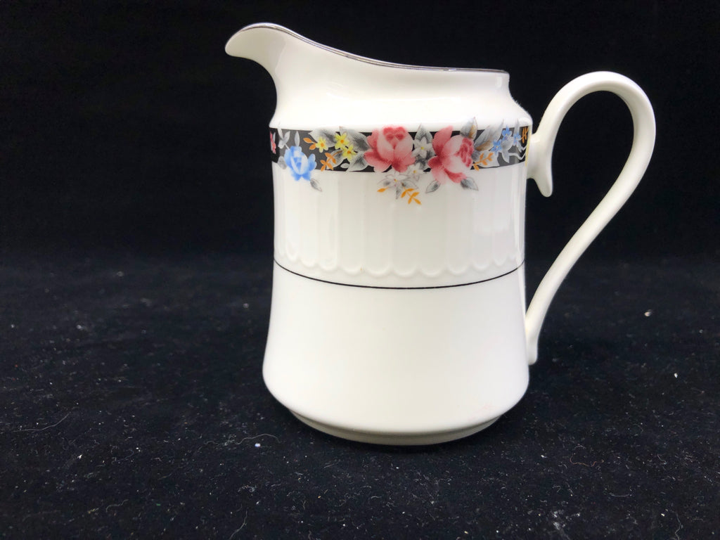 5pc WHITE W/ BLACK RIM OF FLOWERS-4 CUPS+ SAUCERS, 1 CREAMER 4".