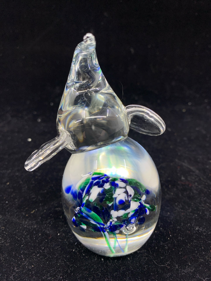 GLASS ELEPHANT PAPER WEIGHT.