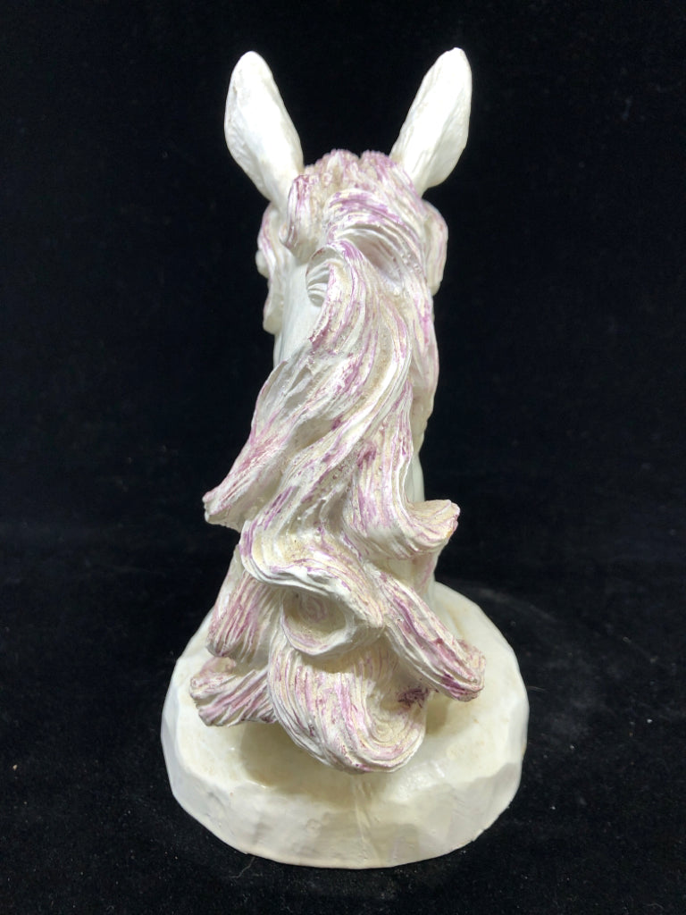 HEAVY WHITE RESIN HORSE HEAD.